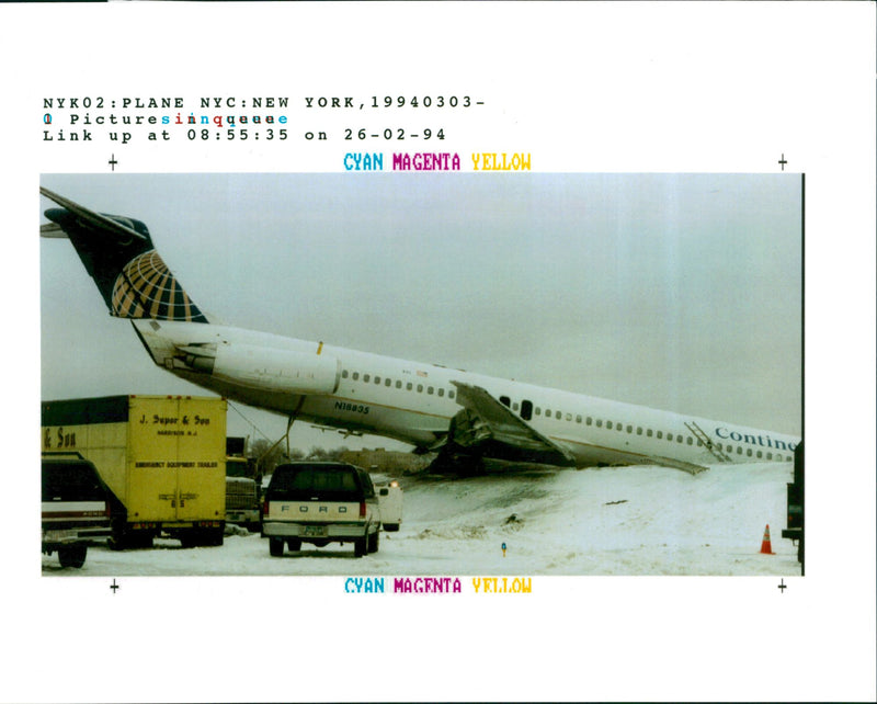 AIRCRAFT CRASH, CONTINENTAL AIRLINES, MD-80 - Vintage Photograph