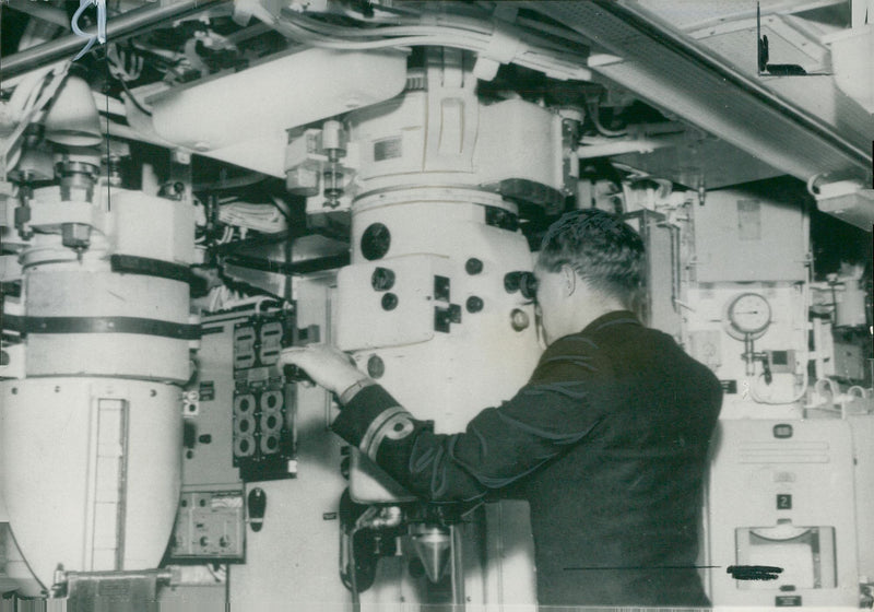 Submarine : HMS Dreadnought with robin hunter. - Vintage Photograph