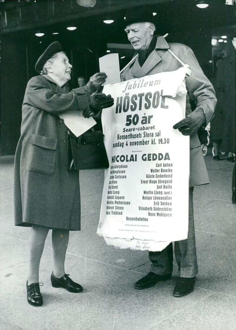 1968 JUBILEUM HOSTSOL SOARE CABARET CONCERT HALLS SWEDEN STALIN - Vintage Photograph