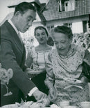 JUBILEUM HOSTSOL SOARE CABARET CONCERT HALLS SWEDEN STALIN - Vintage Photograph