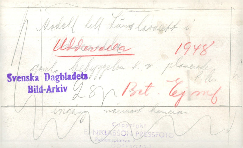 DAILY BIT SCIA NIK POKEMULAISEN KELL NO POZSSPHOTO ESDELL NAIMART TEJE - Vintage Photograph