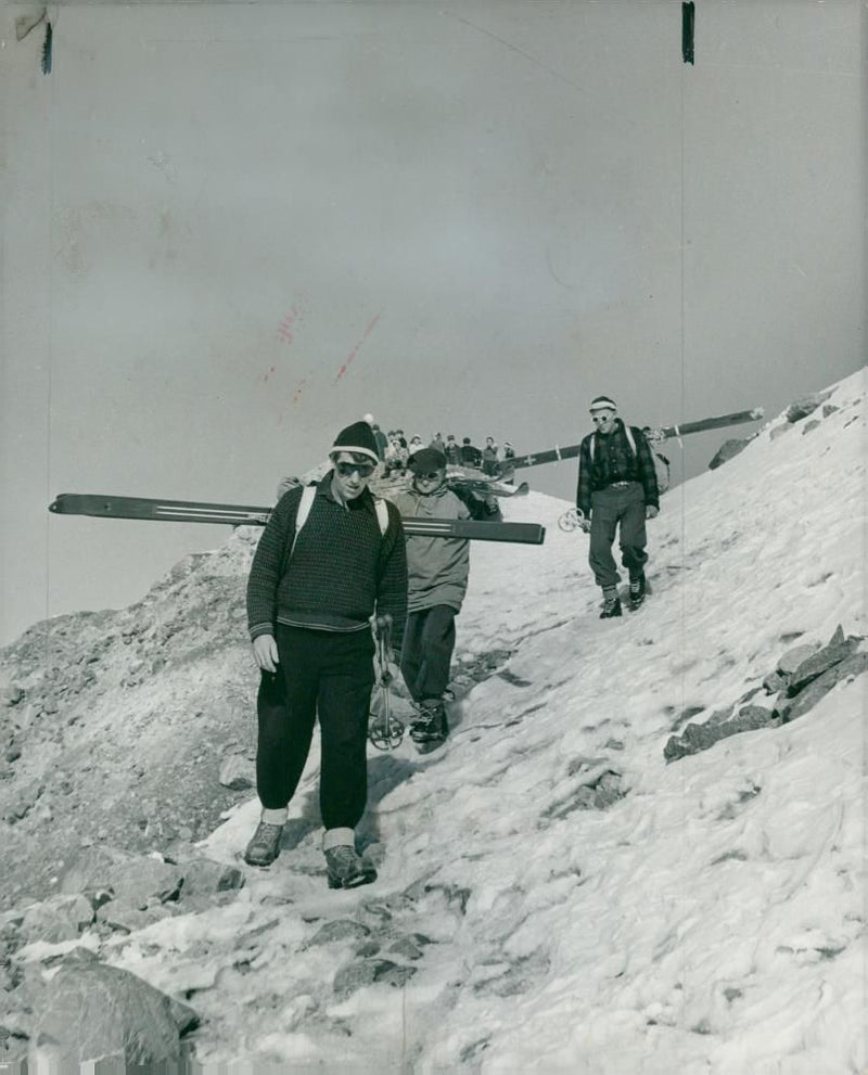 Edmund Hillary leading other members. - Vintage Photograph