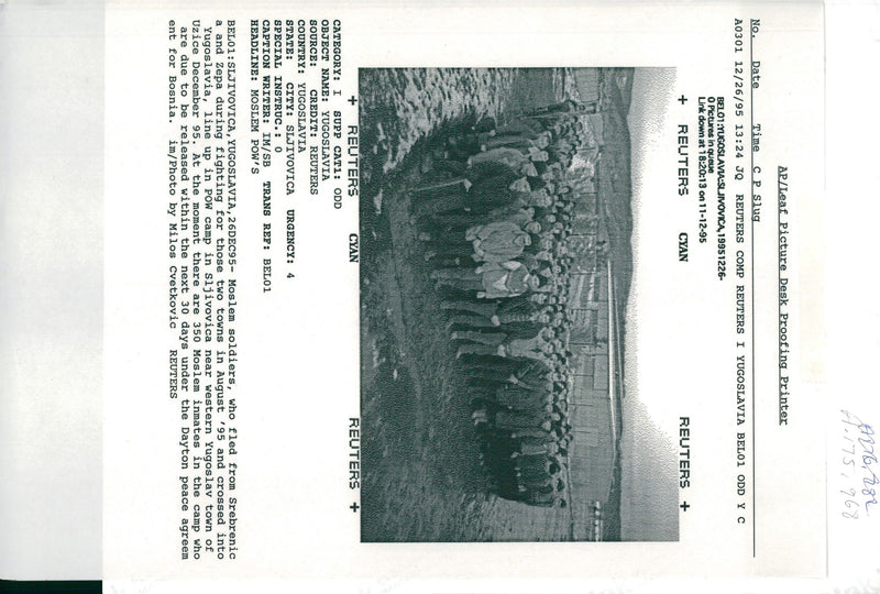 1995 MOSLEM SOLDIERS WHO FLED FROM SREBRENIC MILOS CVETKOVIC WRITER COUNTRY - Vintage Photograph