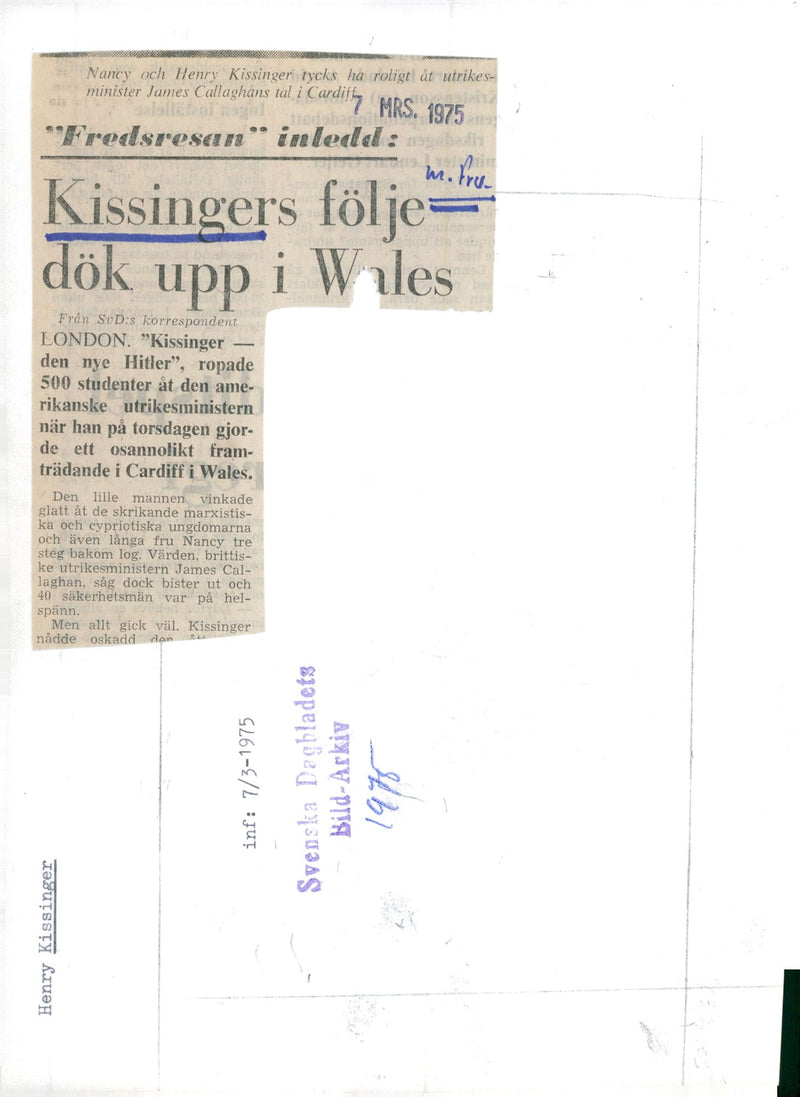 Henry Kissinger and his wife Nancy during a speech by British Foreign Minister Jim Callagham - Vintage Photograph