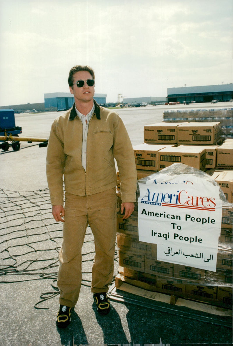 Val Kilmer helps to send drugs to Iraq - Vintage Photograph