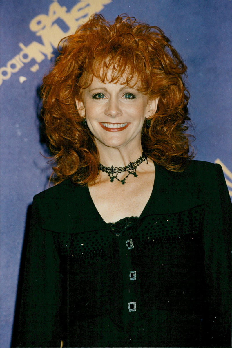 American singer and actress Reba McEntire at the "5th Annual Billboard Music Awards". - Vintage Photograph