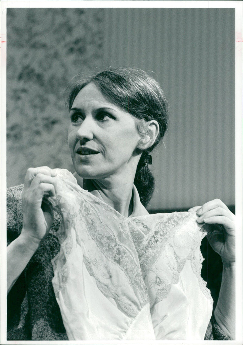 Anita Dobson Film actress: my lovely shaina model. - Vintage Photograph