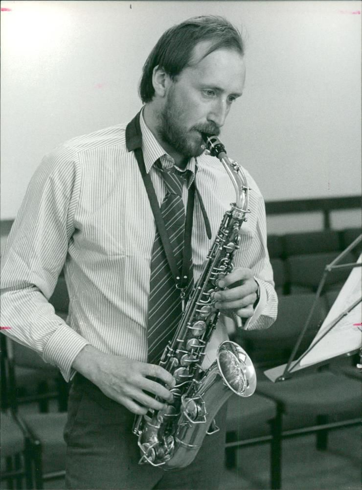 musical insytrument saxophone: 40 minutes making the grades. - Vintage Photograph