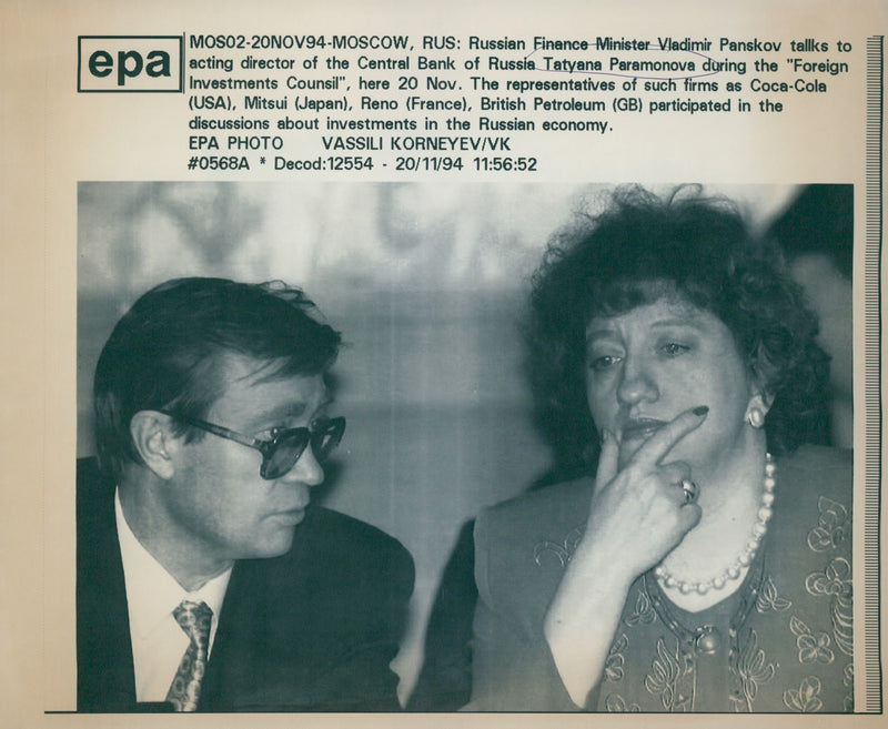 Vladimir Panskov talks to Tatyana Paramonova - Vintage Photograph