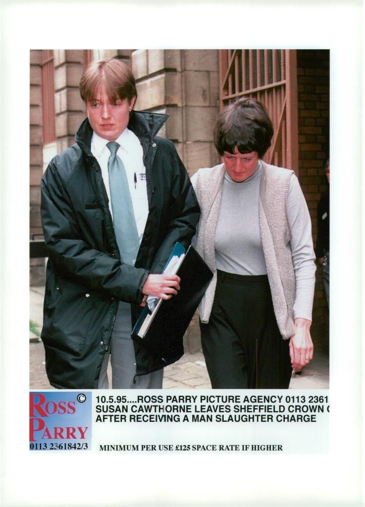 Ross parry picture agency susan cawthorne leaves sheffield crown after receiving a man slaughter charge. - Vintage Photograph