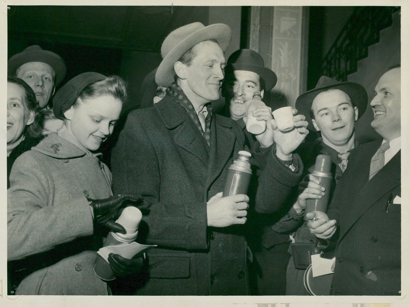 Officer Bertil DahlstrÃ¶m and driver John Lindgren at the concert hall, t.h. RadiotjÃ¤nst GÃ¶sta WernlÃ¶f as stopwatch. - Vintage Photograph