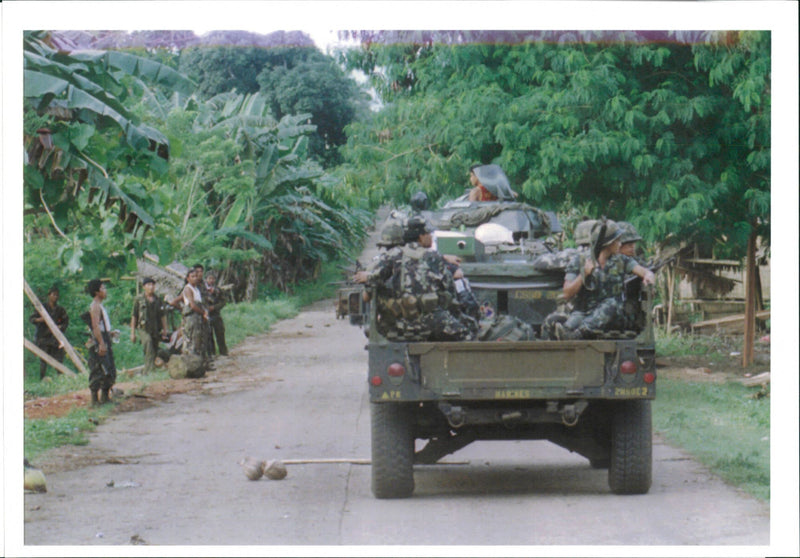 Philippines: Muslem Extremists. - Vintage Photograph