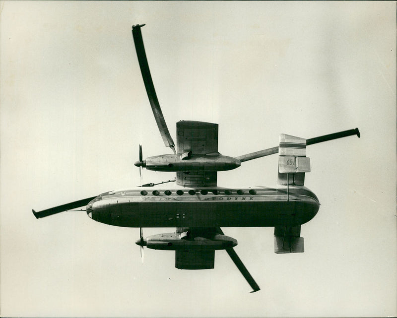 Fairey Rotodyne 48 passenger vertical take-off. - Vintage Photograph