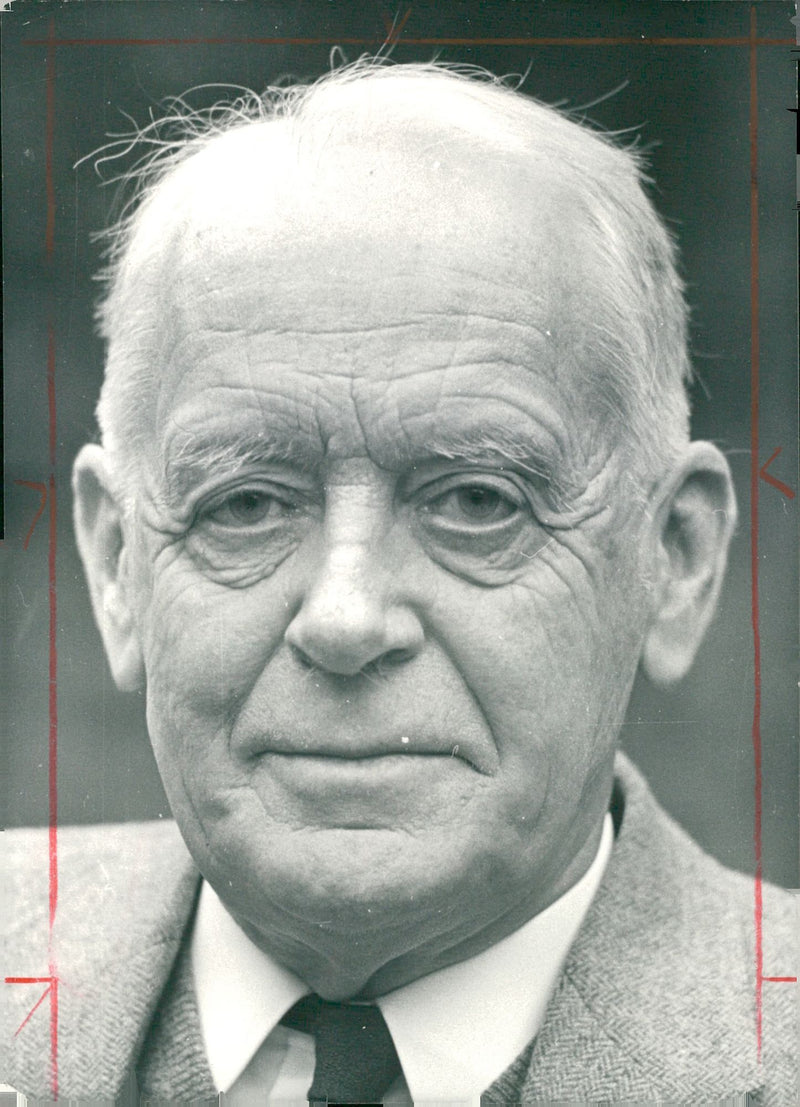 Sir John Hicks. - Vintage Photograph