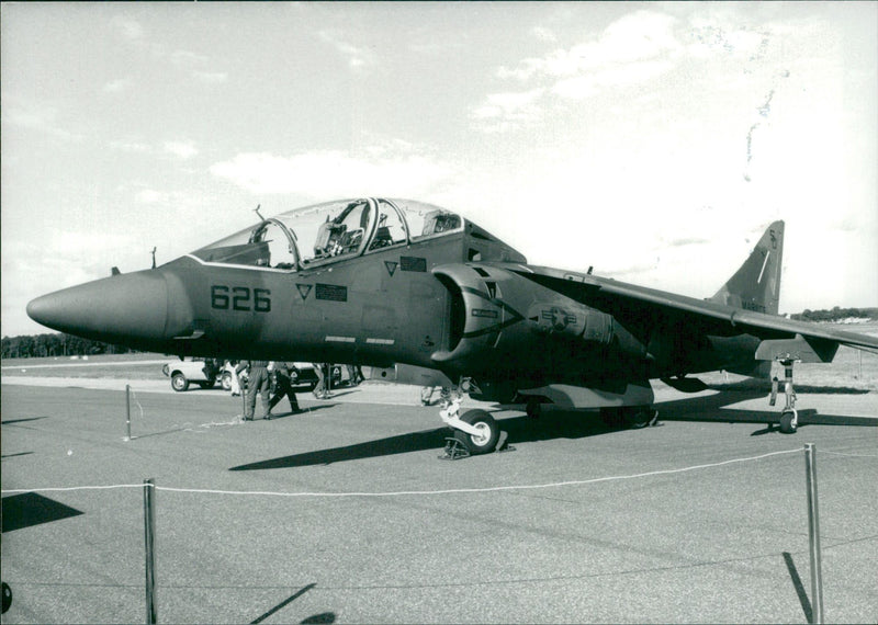 Mcdonnell douglas Av8B Haarrier 11 - Vintage Photograph