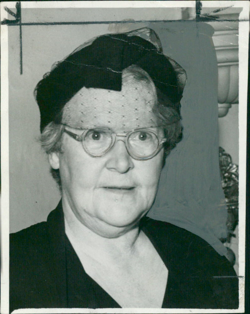 Miss Sybil Campbell. - Vintage Photograph