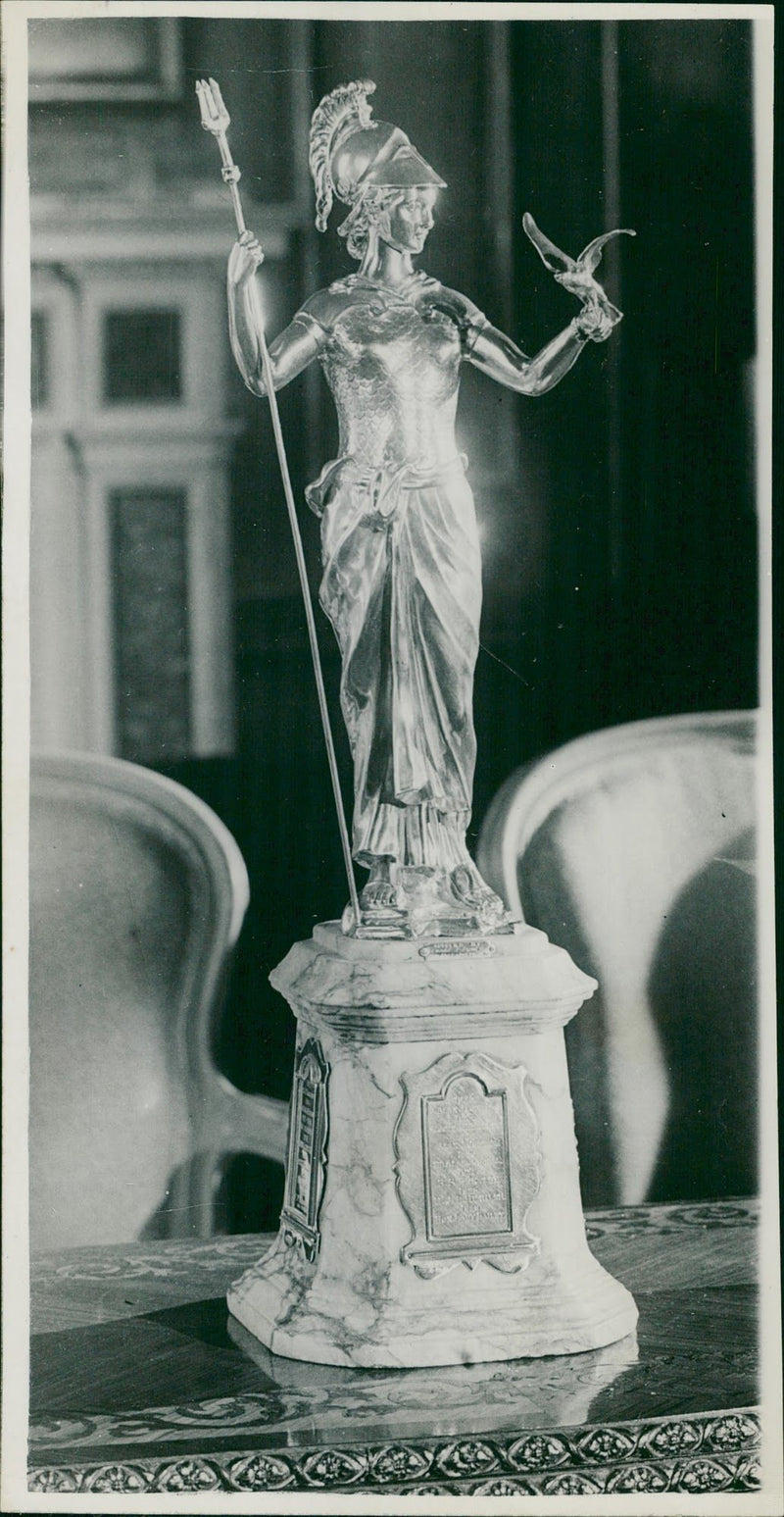 Britannia Trophy. - Vintage Photograph