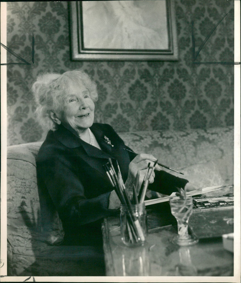 Ellaine terriss star of Gaiety theatre musical comedies in the 1890s and widow of Sir seymour hicks. - Vintage Photograph