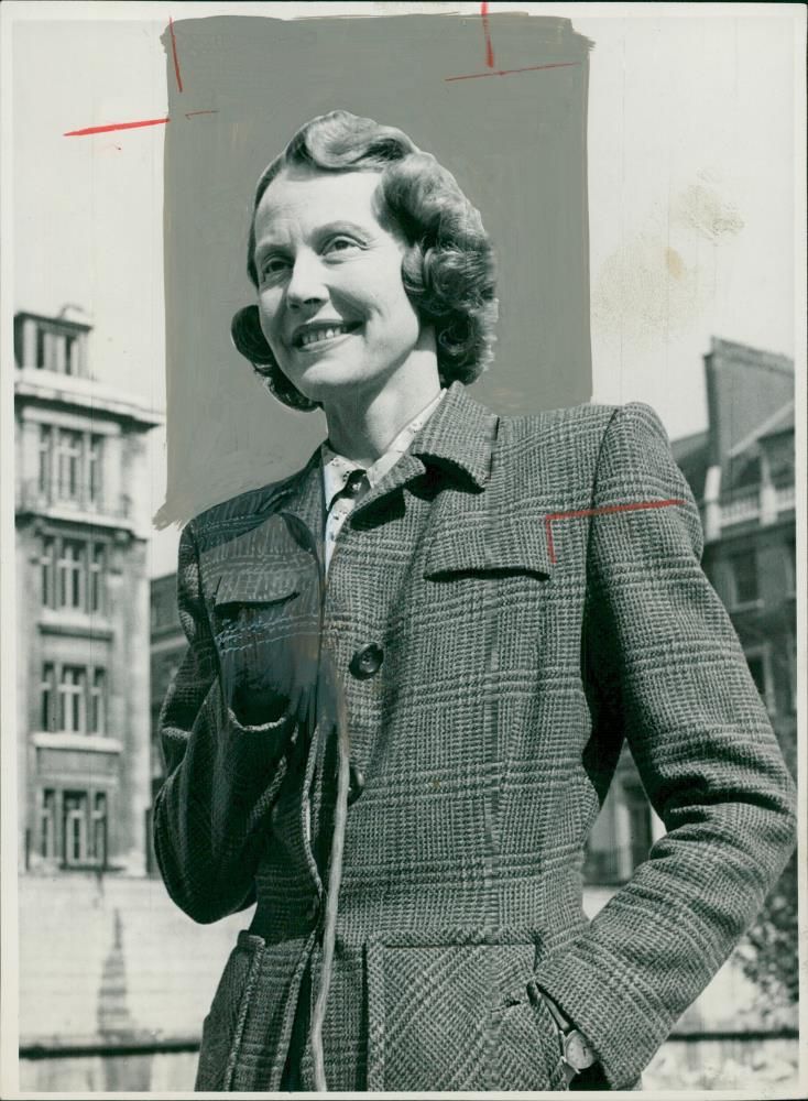 Audrey Russell. - Vintage Photograph