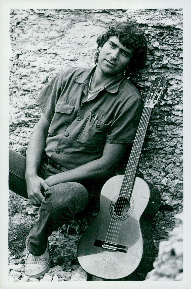 The musician BjÃ¶rn Vickhoff in the program "Comic echo" - Vintage Photograph