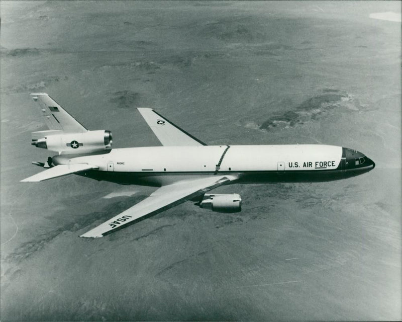 Mcdonnell Douglas Aircraft.flying fuel extender. - Vintage Photograph