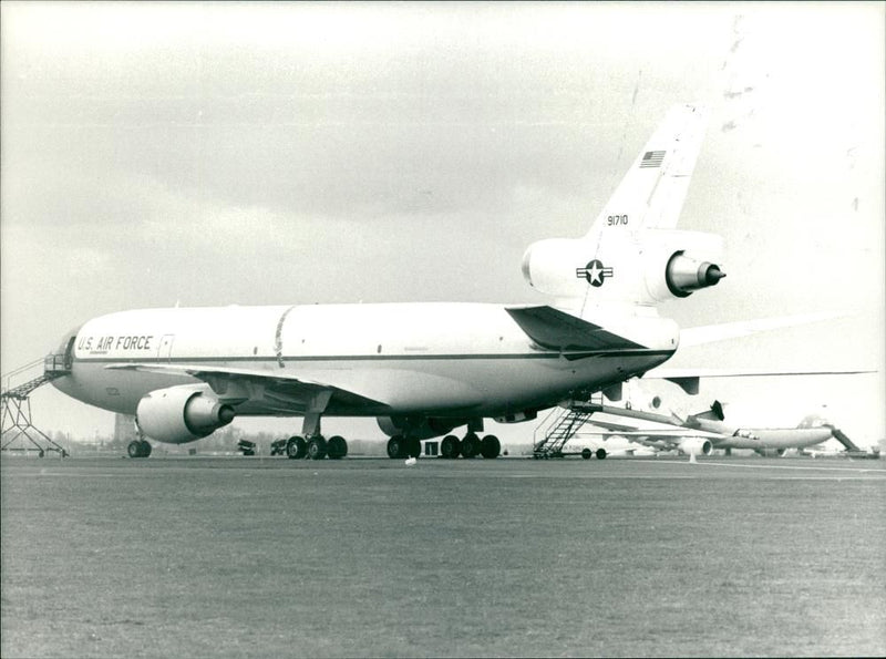 Mcdonnell Douglas Aircraft.Usaf activity in uk. - Vintage Photograph