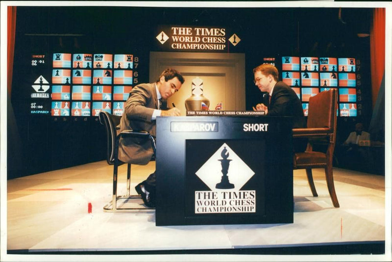 Kasparov gary and nigel short. - Vintage Photograph