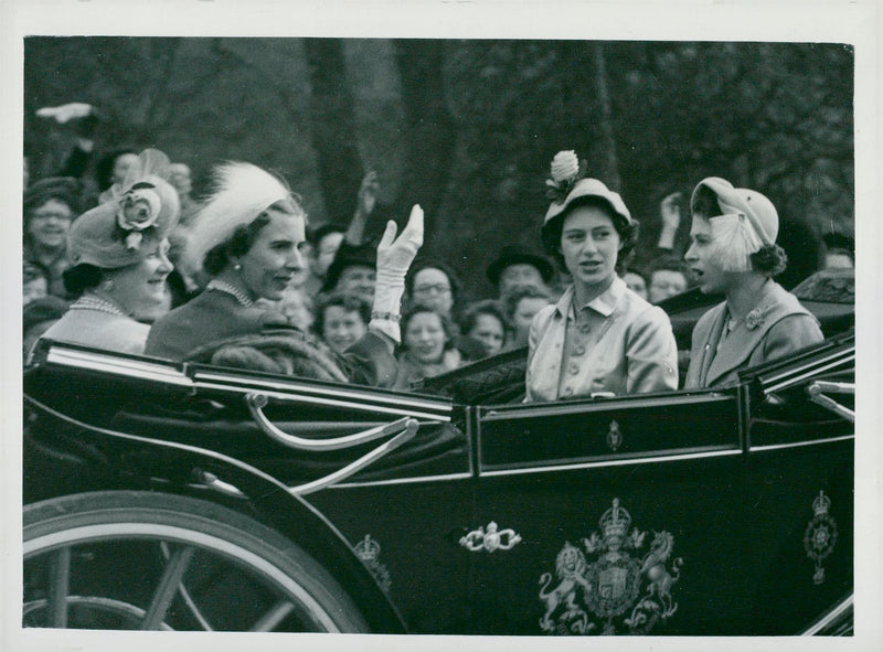 Queen Elizabeth of England, Queen Ingrid of Denmark and Princess Elizabeth and Margaret in Cardigan against Buckingham Palace - Vintage Photograph