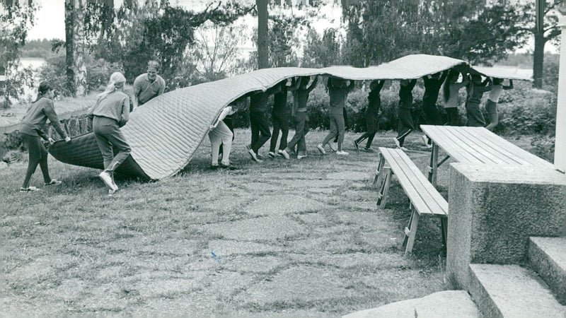 1969 DAGBLADETS THINGS CONSISTING TRAINING WAVY GOES YOUNG COPYRIG GRASS BALLET - Vintage Photograph