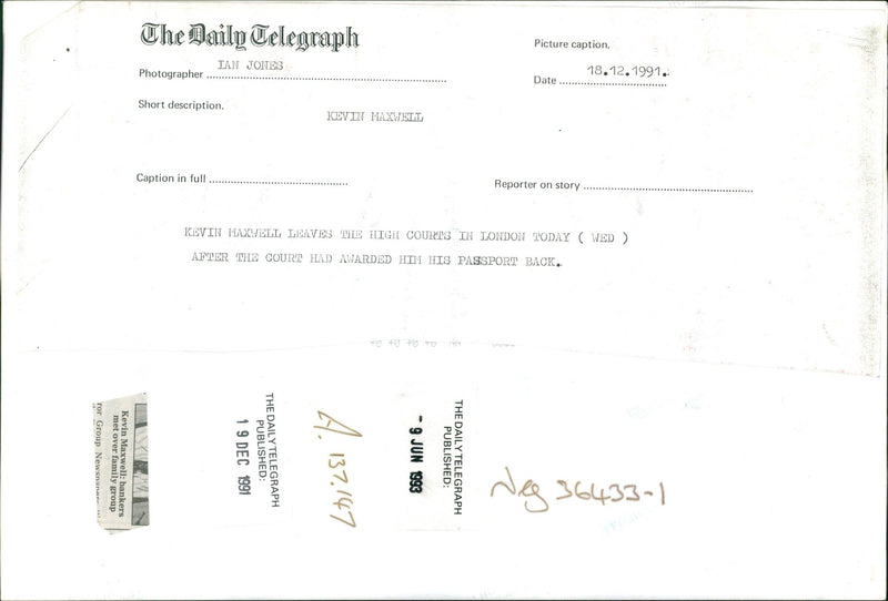 Maxwell kevin and ian during trial maxwell murder. - Vintage Photograph