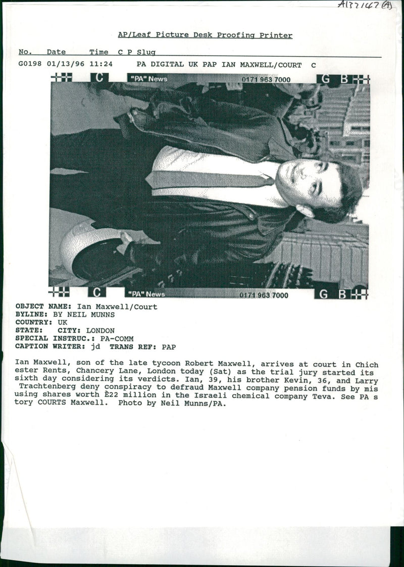 Maxwell kevin and ian during trial maxwell murder. - Vintage Photograph