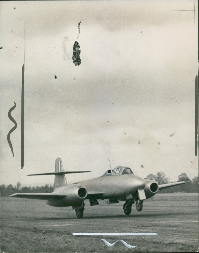 Ejection air craft: pilot ejection seat tested - Vintage Photograph