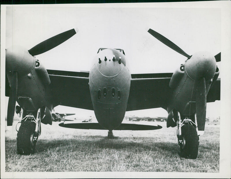 de Havilland Mosquito Combat aircraft:the De Havilland aircraft. - Vintage Photograph