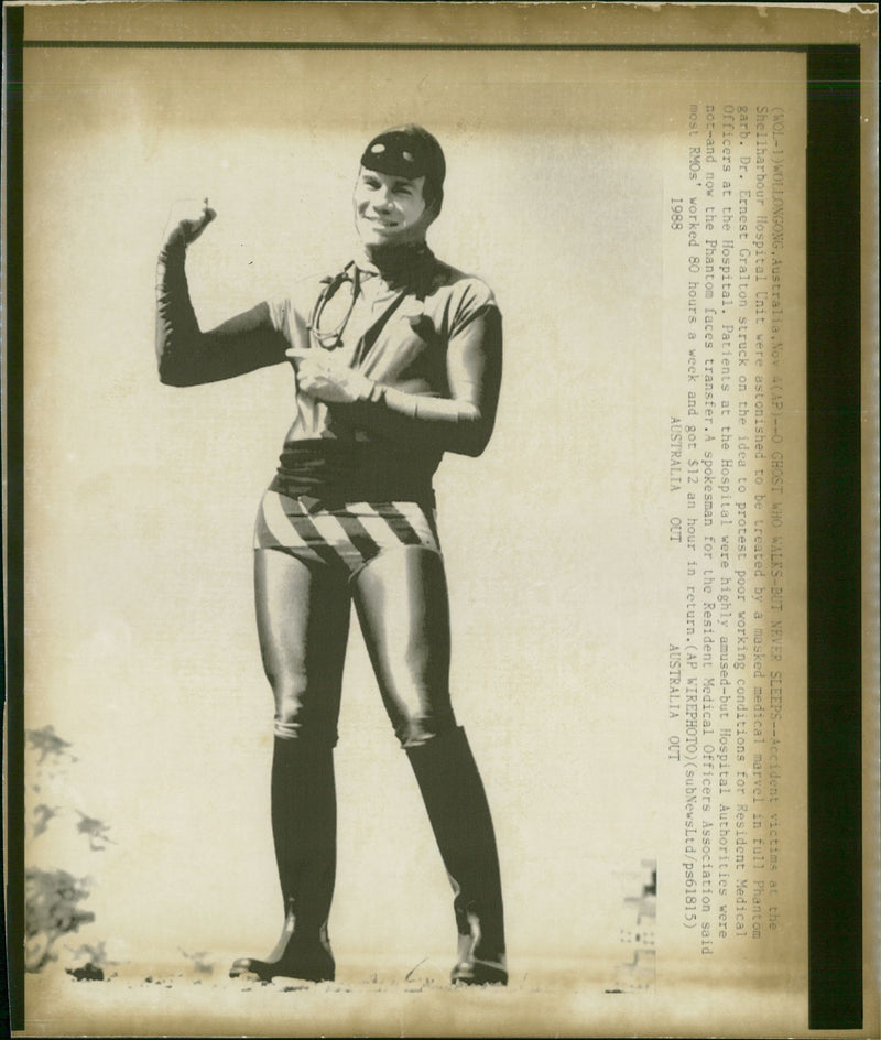 Gralton Ernest - Vintage Photograph