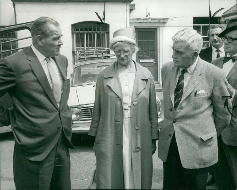 Yvonne Laker- murder - Vintage Photograph