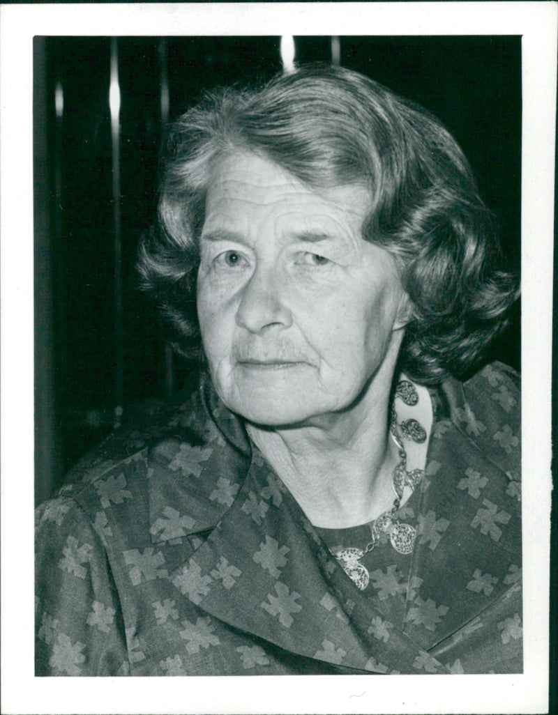 Richard Hughes (British writer)'s wife. - Vintage Photograph