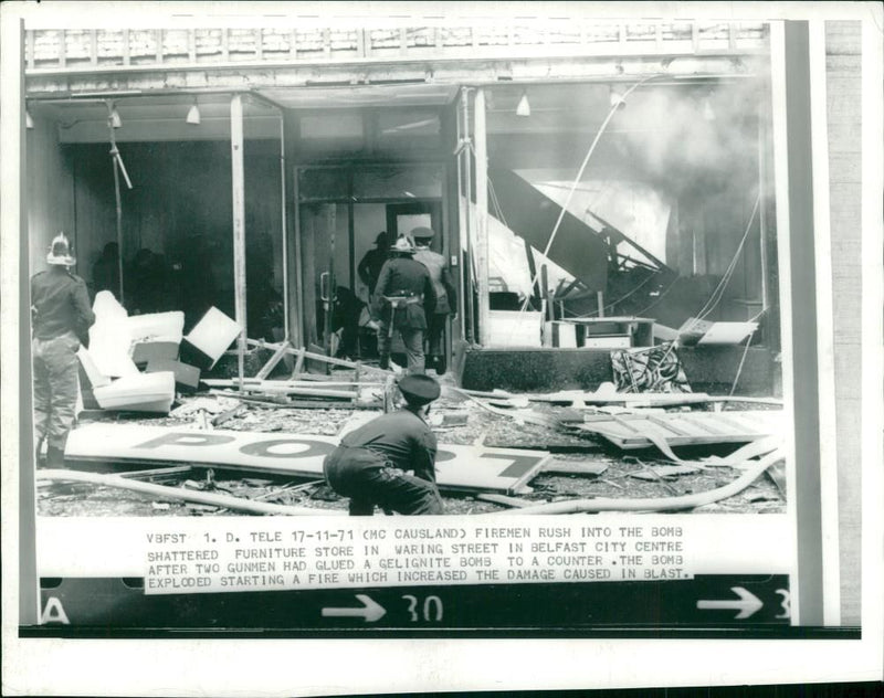 Irish Civil War:Firemen Arrive. - Vintage Photograph