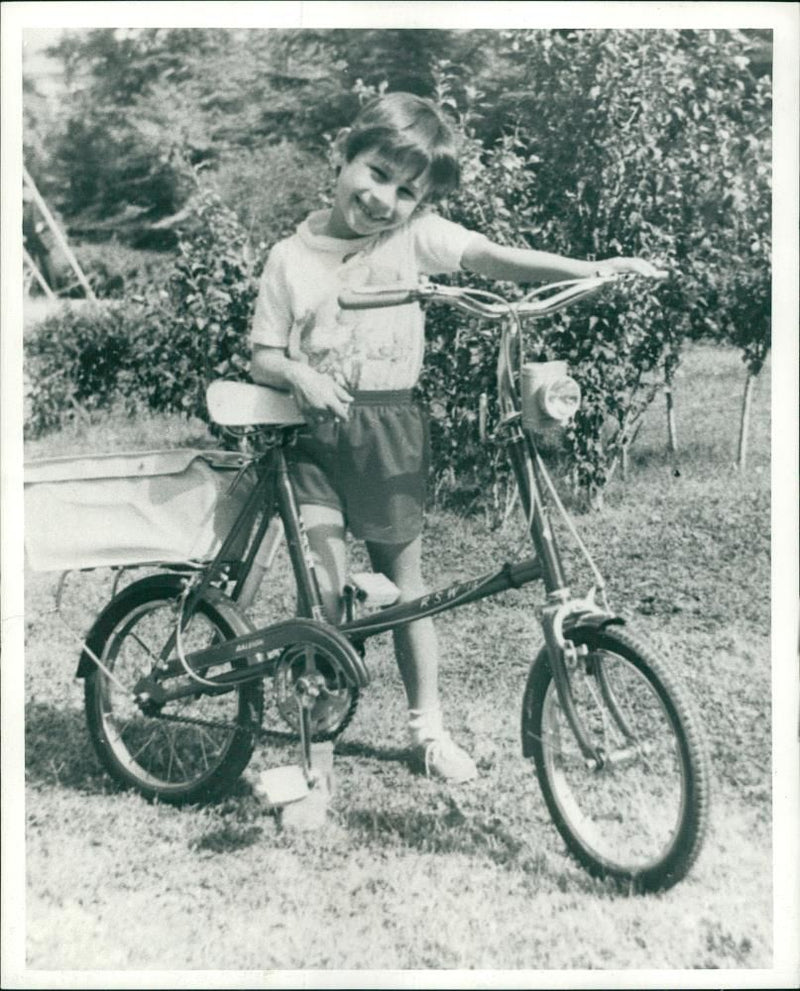 Murdered and Missing Persons: glenn fell. - Vintage Photograph