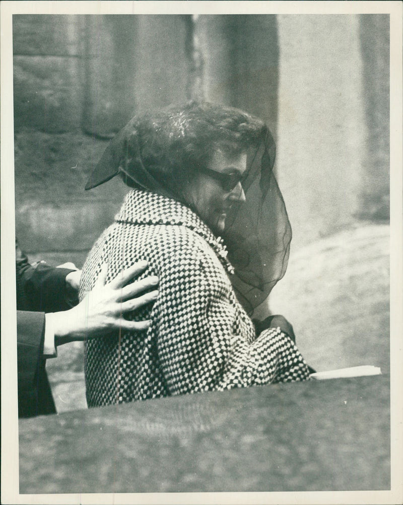 Murdered and Missing Persons: sheila dean. - Vintage Photograph