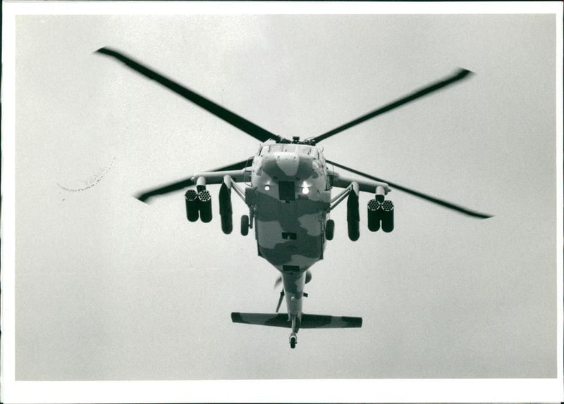 Sikorsky black hawk helicopter aircraft: farnborough air show. - Vintage Photograph