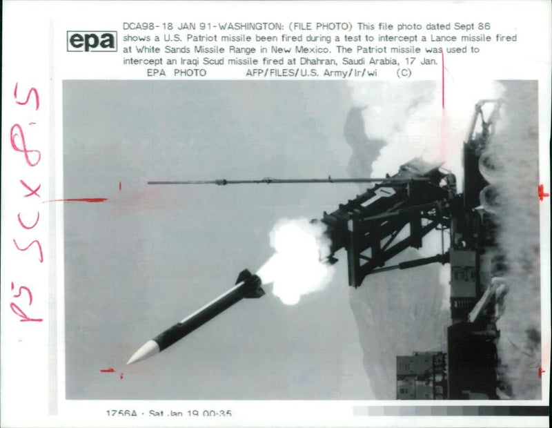 Gulf War:Us Patriot missile. - Vintage Photograph