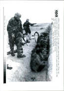 Iraq war pow:u.s soldier guards iraqi prissoners of war. - Vintage Photograph