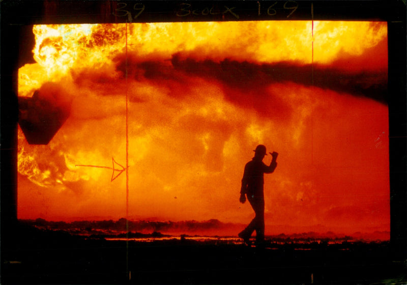 Iraq in war Kuwait oil fires - Vintage Photograph