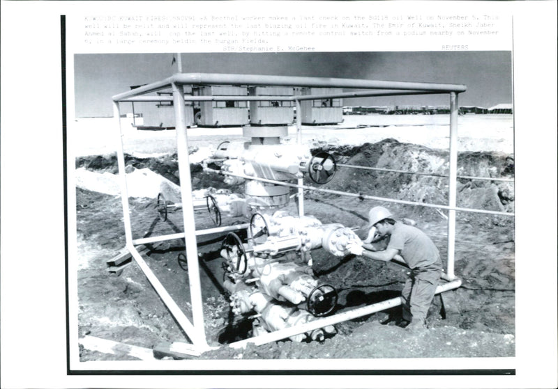 Iraq in war Kuwait oil fires - Vintage Photograph