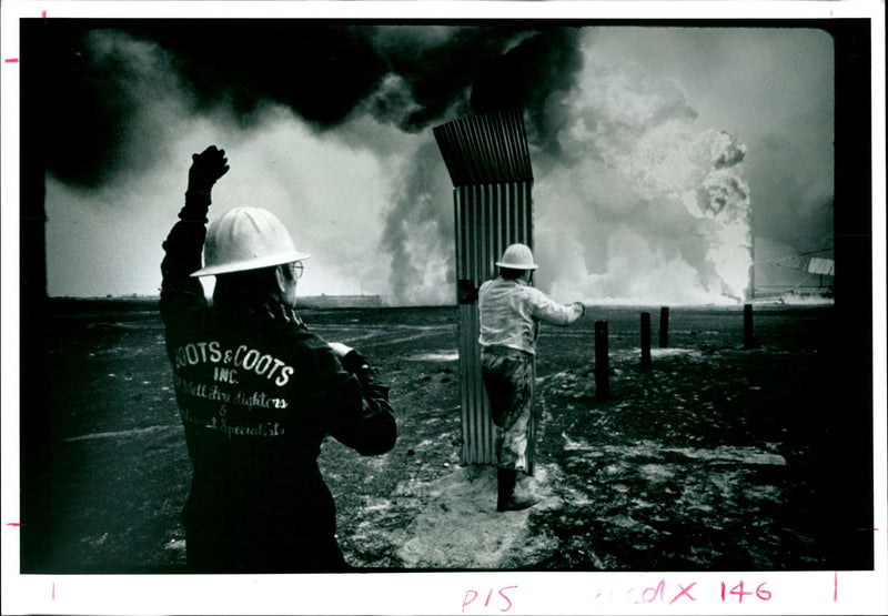Iraq in war Kuwait oil fires - Vintage Photograph