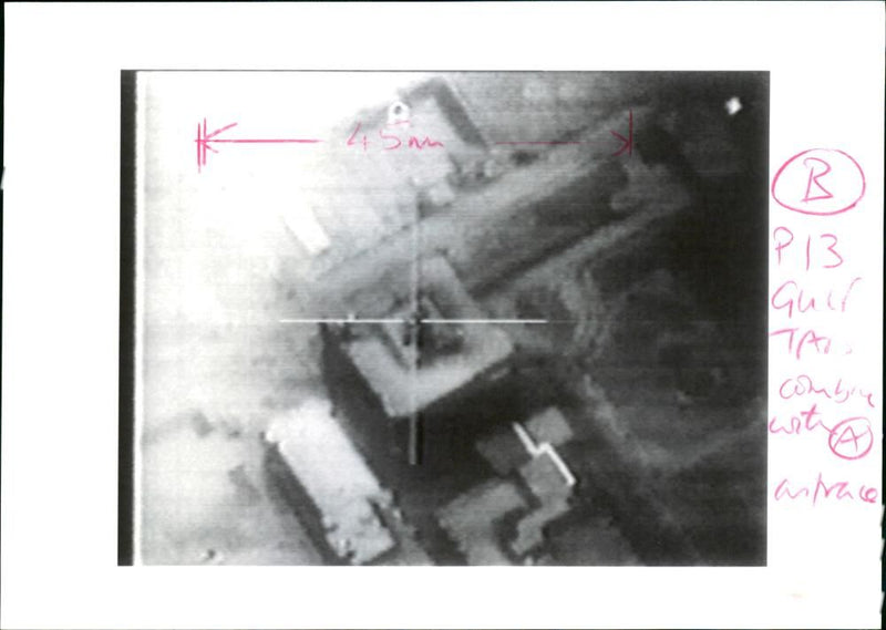 Gulf War:Pilot's eye view of the target moments. - Vintage Photograph