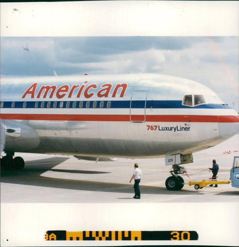 Aircraft American Airlines-767 LuxuryLiner - Vintage Photograph