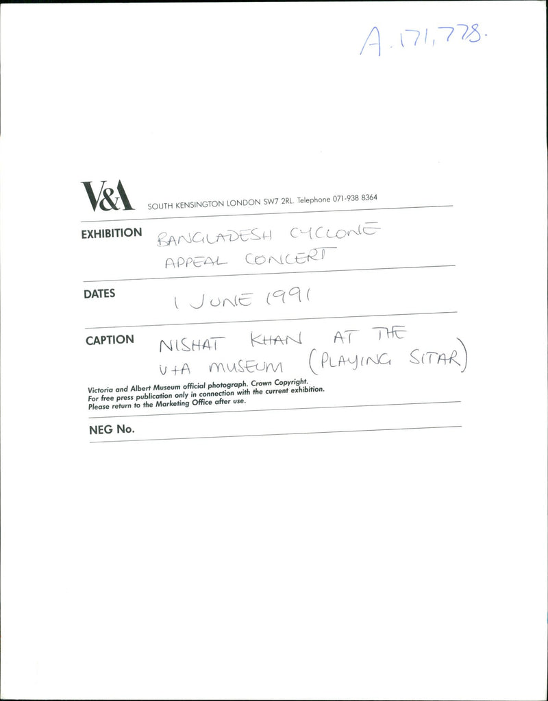 Musical instrument:nishat khan at the museum. - Vintage Photograph