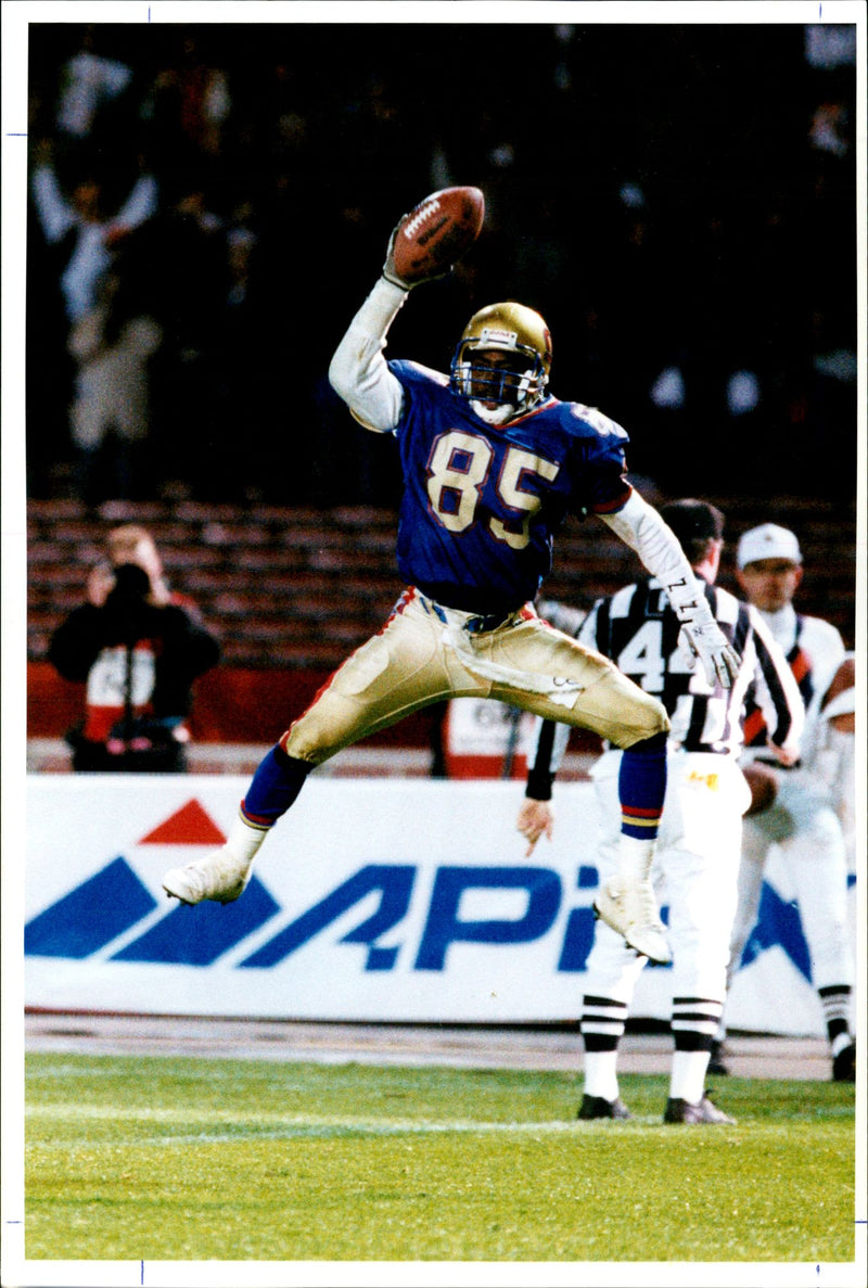 American football british teams:tony sargent,the monarchs wide reciever. - Vintage Photograph