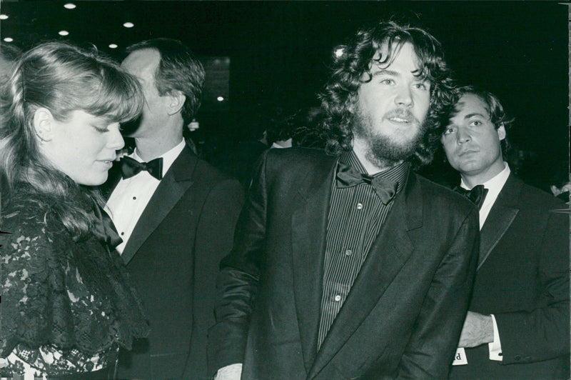 American actor Timothy Hutton at the premiere of "Cats". - Vintage Photograph